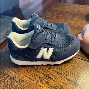 New balance new-b 515 tennis shoes navy size 9 toddler